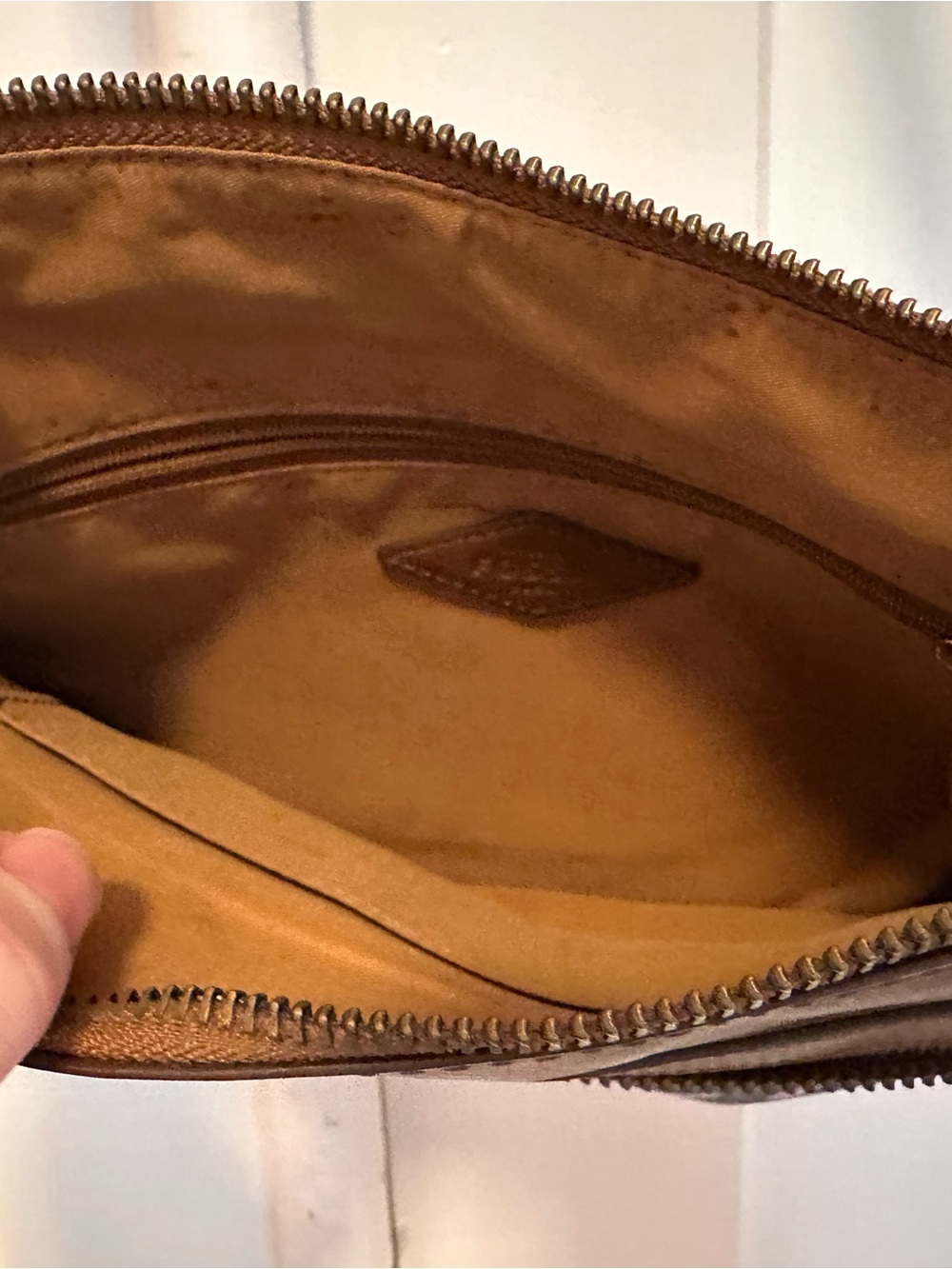Fossil Navy Crossbody Bag with Brown Trim and Heart Print - Picture 4 of 5